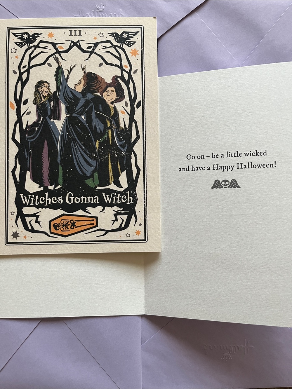 Hallmark Hocus Pocus Set of 4 Halloween Greeting Cards & Envelopes - Picture 5 of 6